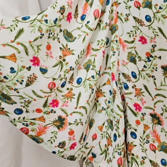 Rose + Olive Women's 1X Fall Florals Flutter Sleeve Smocked Shoulder Blouse - Picture 3 of 7